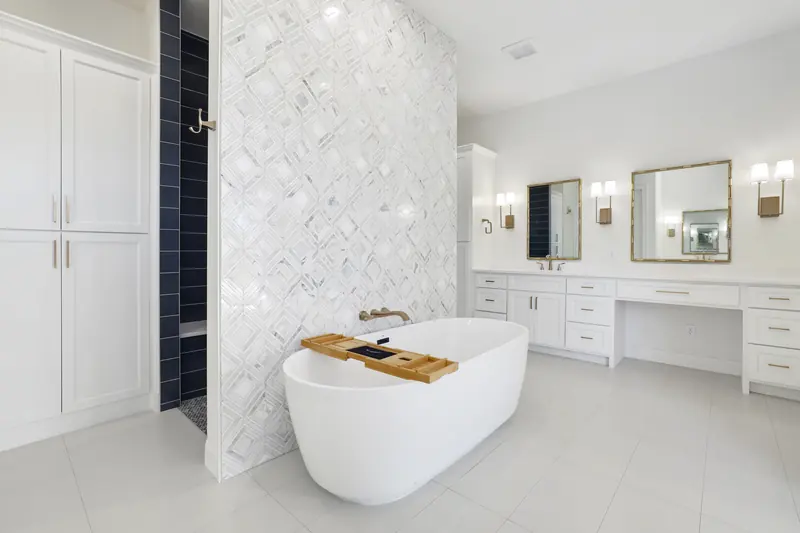 Primary bath, The Poolside Retreat