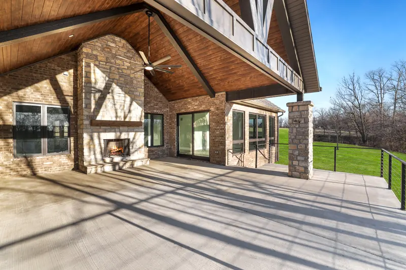 Covered patio, The Stone & Timber Ranch