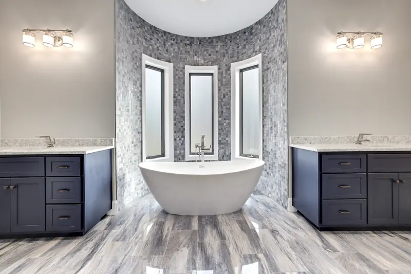 Primary bath, The Stone & Timber Ranch