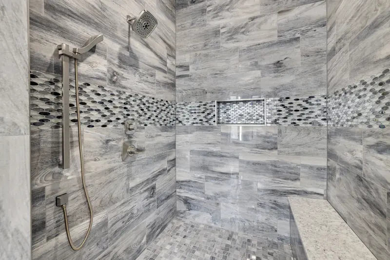 Tiled shower, The Stone & Timber Ranch