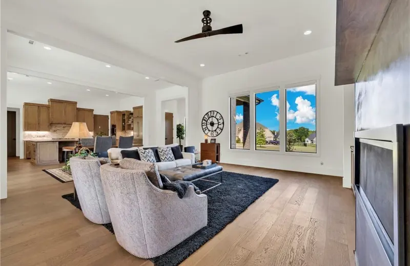 Great room, The Sunset Modern Ranch