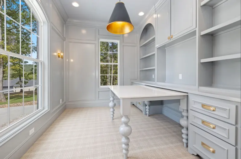 Study with built-ins, The White Brick Estate